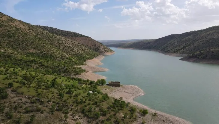 Son dakika | Bir tarih sular çekilince ortaya çıktı! Yapısını halen daha koruyor