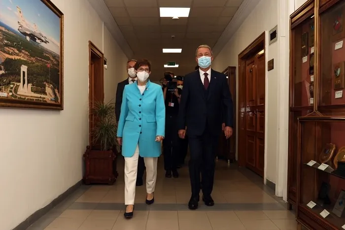 Son dakika: Bakan Hulusi Akar’dan Almanya’ya net mesaj! PKK eşittir YPG!