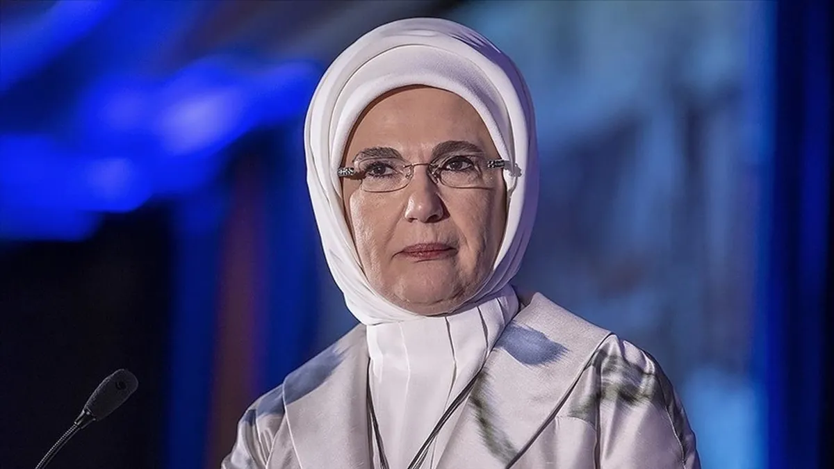 Emine Erdoğan'dan 'Dünya Ebeler Günü' mesajı