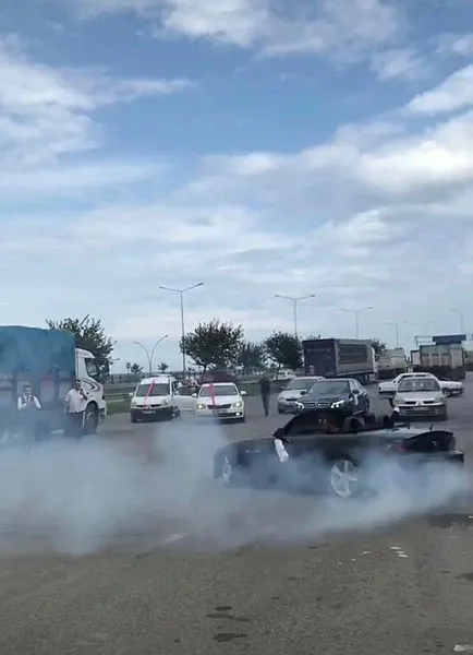 Yolu kapatıp drift yapan magandalar - 1