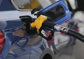 Benzine 10 kuruş zam geldi