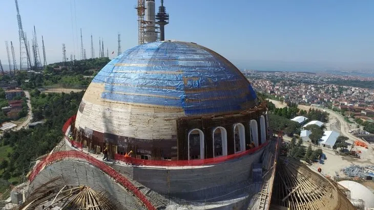 Çamlıca Cami’nde dev kubbeni·n beton dökme i·şlemi· başladı