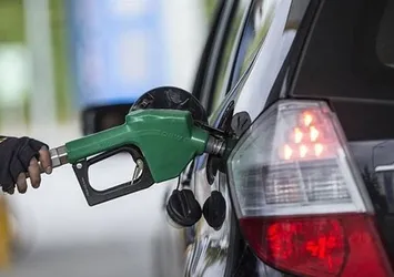 Benzine 7 kuruş zam geldi