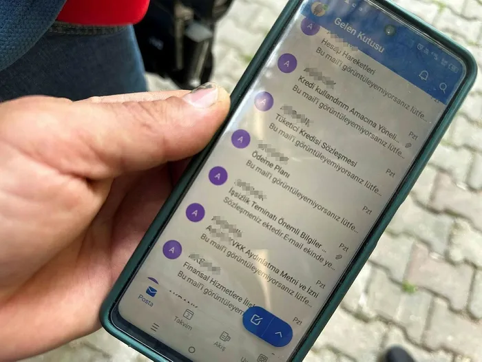 bedava-mac-izlemek-istedi-hayatinin-sokunu-yasadi-internette-buldugu-linke-tiklayinca-1715076876069.jpeg Bedava maç izlemek istedi hayatının şokunu yaşadı! İnternette bulduğu linke tıklayınca... - 1