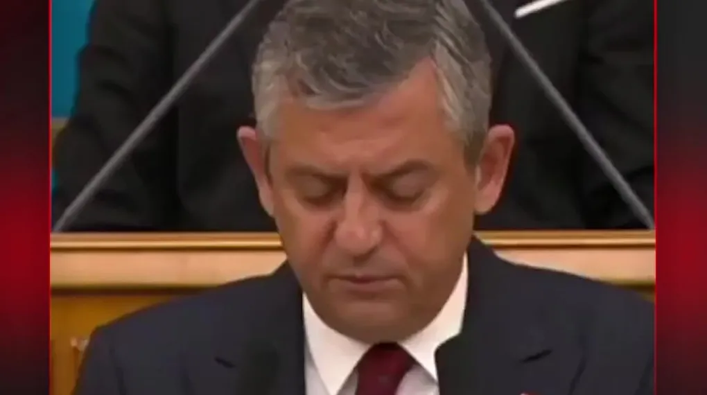 AVUKATLIĞINA SOYUNDU