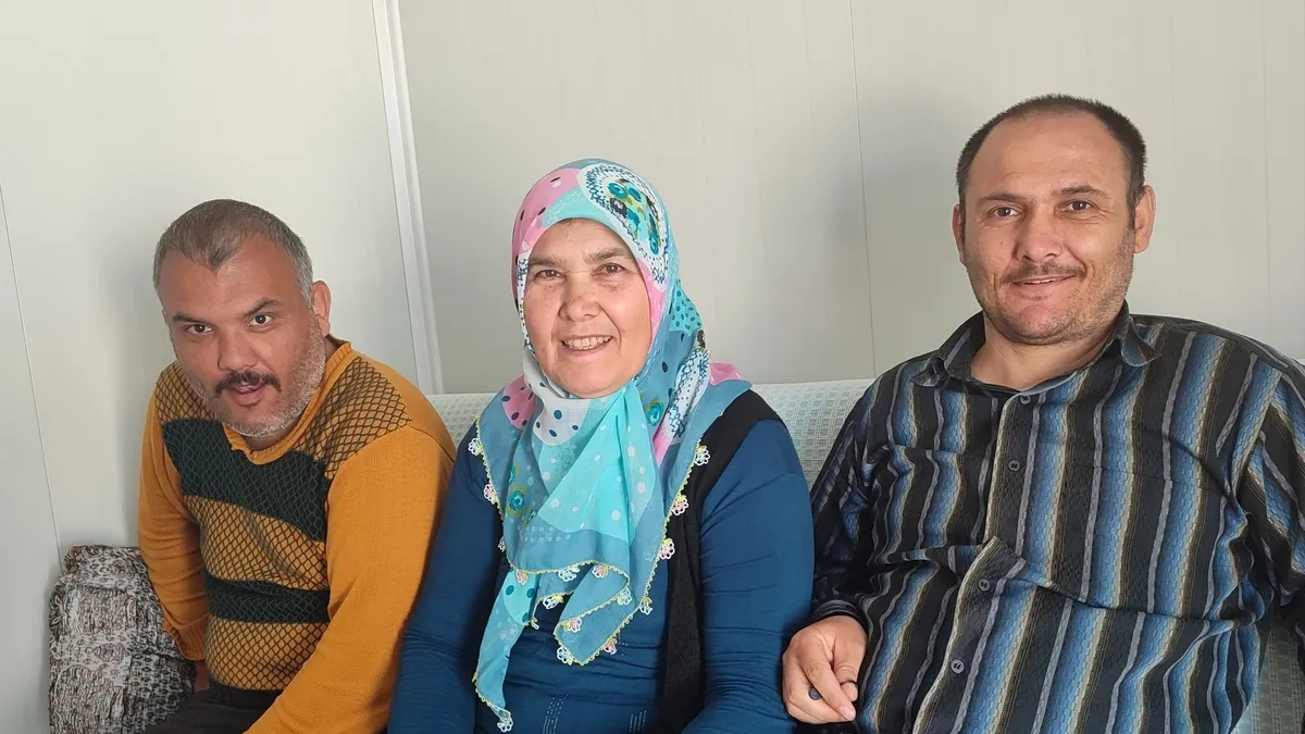 Fedakar anne, kendini kas hastası çocuklarına adadı