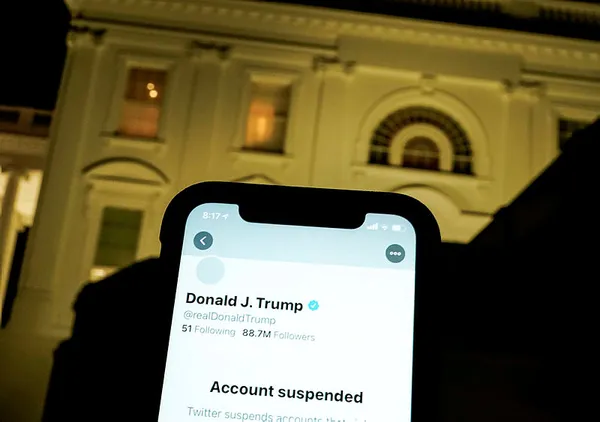 Twitter’dan Donald Trump’a bir darbe daha! 70 binden fazla hesabı askıya aldı