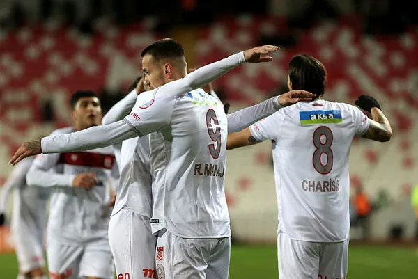 Sivas’ta gollü beraberlik! Sivasspor 3-3 Trabzonspor MAÇ SONUCU