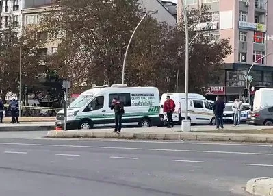 Park halindeki minibüste ölü bulundu!