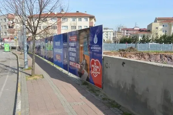 Pendik’te CHP klasiği! İmamoğlu sözde tören yaptı tek çivi çakılmadı