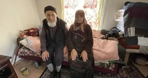 Yaşlı çiftten ağlatan bağış!