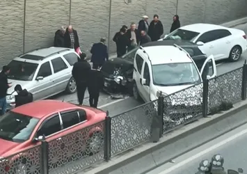 Esenyurt'ta zincirleme kaza! 5 araç birbirine girdi