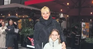 Güzel oyuncu Pınar Altuğ alkışları topladı