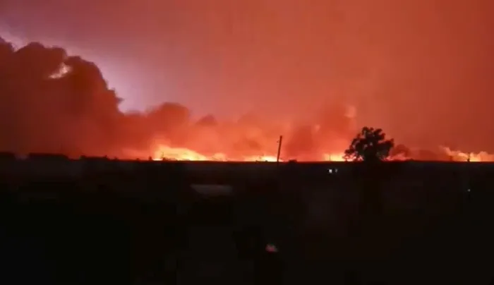 sanliurfada-arazi-yangini-alevler-ruzgarin-etkisiyle-yukseldi-1717968291489.jpg