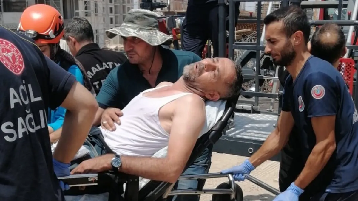 Fenalaşan vinç operatörü kurtarıldı