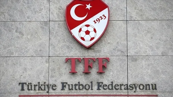 pfdkdan-galatasaray-ve-trabzonspora-caza-1675354755535.jpg PFDK’dan Galatasaray ve Trabzonspor’a caza - 1