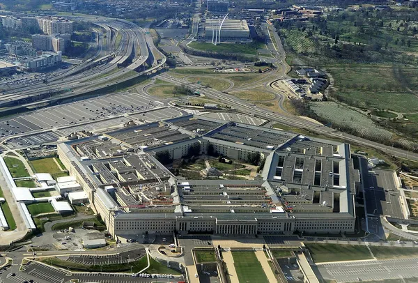 son-dakika-abdde-pentagon-yakinlarinda-silahli-saldiri-giris-ve-cikislar-kapatildi-1628004931904.jpg Son dakika: ABD'de Pentagon yakınlarında silahlı saldırı! Giriş ve çıkışlar kapatıldı - 2