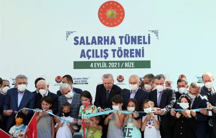 Başkan Recep Tayyip Erdoğan’a Rize’de sevgi seli! Çocuklardan ’Tayyip Dede’ sloganları