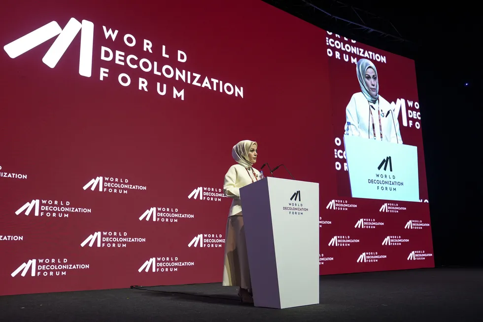 esra-albayraktan-uc-duzeyde-dekolonizasyon-onerisi-zihin-somurgenin-son-kalesidir-1778526666549.jpg Esra Albayrak’tan tarihi dekolonizasyon çıkışı: "Zulmün en somut kanıtı Gazze'dir" - 6