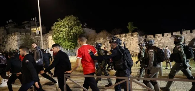 İsrail’den skandal uygulama! 12-40 yaş aradı Filistinli erkeklere Mescid-i Aksa’da cuma namazı yasağı