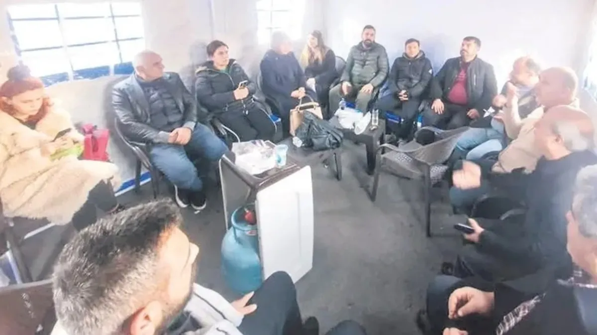 DEM'li belediyelerden toplu işçi çıkarımı! Sendika uyardı: Freni patlamış kamyon gibiler