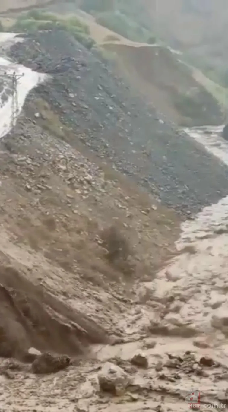 SON DAKİKA: Hakkari-Van kara yolu 3 noktada meydana gelen heyelan nedeniyle kapandı 4