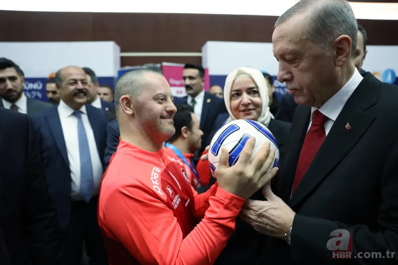 Başkan Recep Tayyip Erdoğan AK Parti genel merkezinde engelli sporcularla bir araya geldi 7