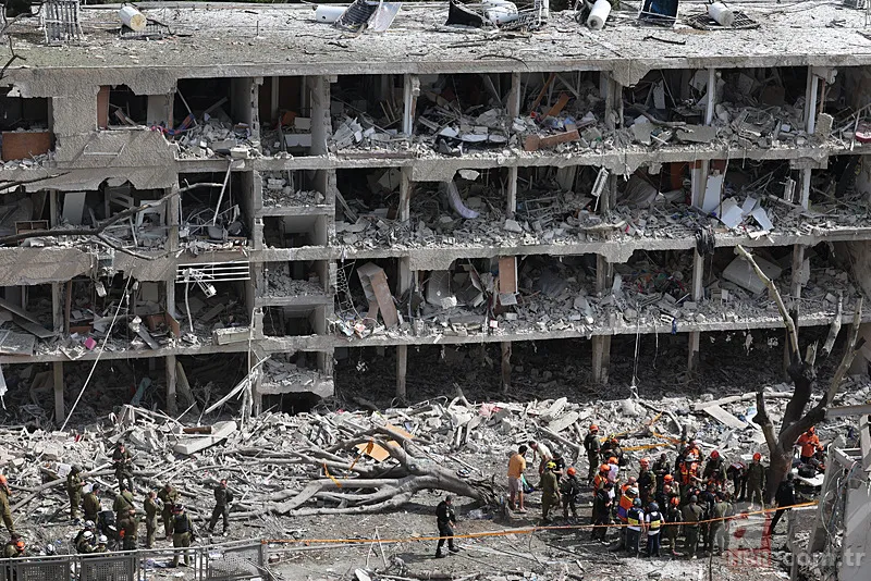 İngiliz basını 12 günlük savaşın perdesini araladı! İran İsrail'i vurdu mu? 4