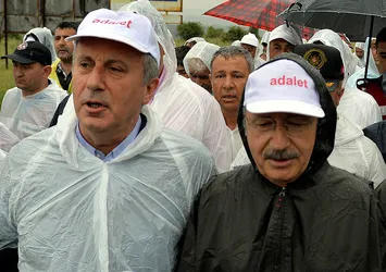 Kemal Kılıçdaroğlu koltuğa yapıştı