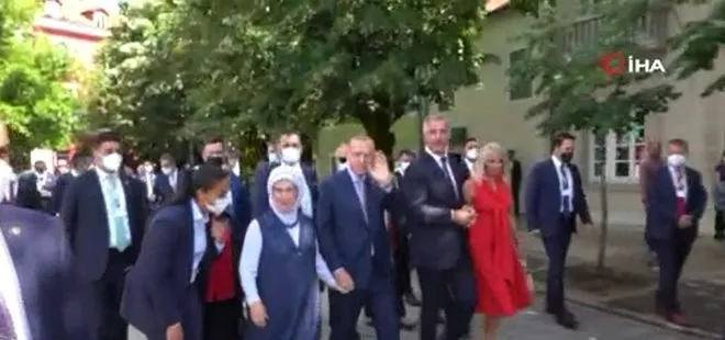 Başkan Erdoğan Karadağlı mevkidaşı Djukanovic ile halkı selamladı
