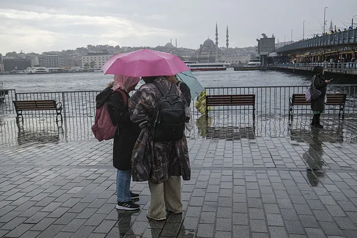İstanbul’da eğitime sağanak tatili! İstanbul Valiliği duyurdu