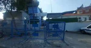 Çocuğuna bakılmadığını iddia edip doktoru dövdü!