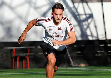 Hakan Çalhanoğlu ilk idmanına çıktı