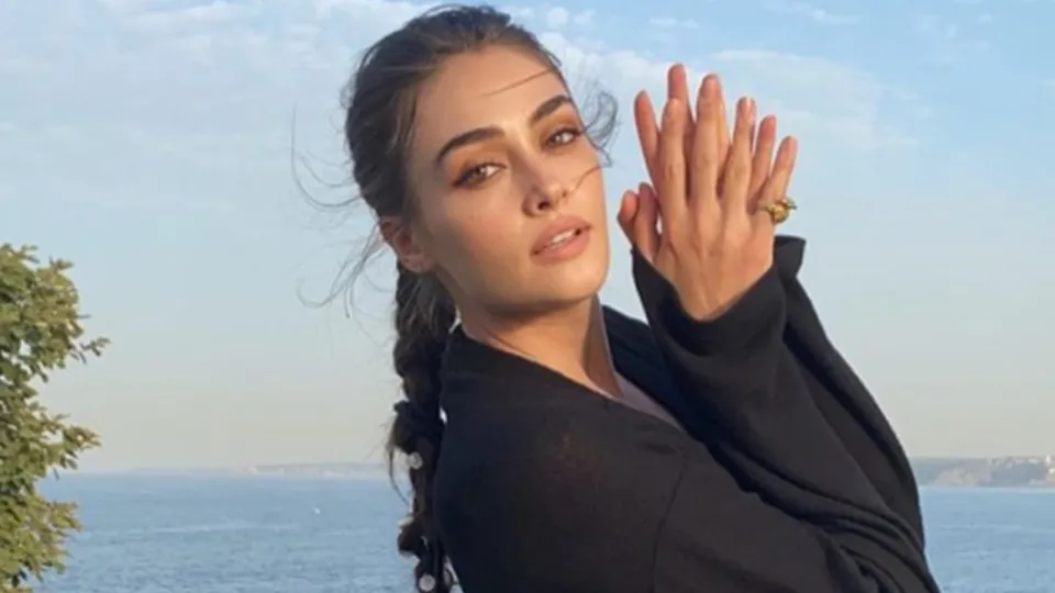 Ramo’nun Sibel’i Esra Bilgiç’in eski eşi merak konusu oldu! Görenler çok şaşırdı