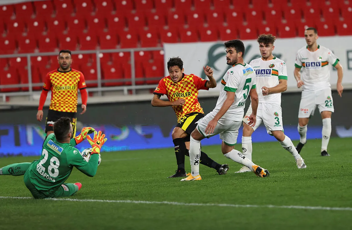 Göztepe evinde Alanyaspor'u mağlup etti | Maç sonucu: 1-0