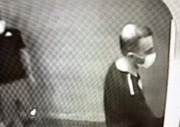 ATM'nin açığını bulan iki kafadar 625 bin liralık vurgun yaptı!