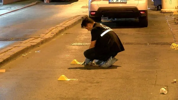 1692588167035.jpeg Üsküdar'da alacak verecek kavgasında silahlar patladı! Dehşet anları kamerada - 1