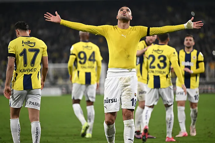 fenerbahce-avrupada-sahne-alacak-iste-mourinhonun-11i-1739351372104.jpg Fotoğraf: AA