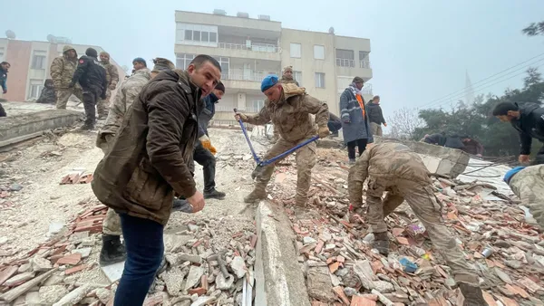 Son dakika: Kahramanmaraş’ta 7,7 ve 7,6 büyüklüğünde 2 büyük deprem! AFAD’dan açıklamalar peş peşe geldi | Birbirinden bağımsızlar