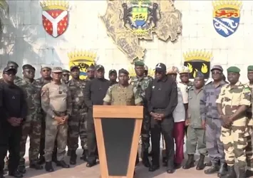 Kamerun ve Ruanda, ordu saflarında değişikliğe gitti