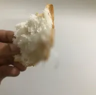 Ekmekten çıkan şaşkına çevirdi! Zincir marketten alıp eve geldi...