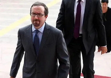 John Bass istenmeyen adam ilan edildi!
