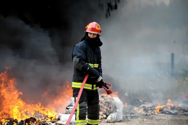 Lise mezunu itfaiye eri alımı başladı! KPSS 60 ve B sınıfı ehliyete sahip olma şartı aranıyor! İşte başvuru şekli…