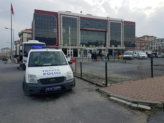 İstanbul Büyükçekmece Adliyesi'nde bomba ihbarı! - 1