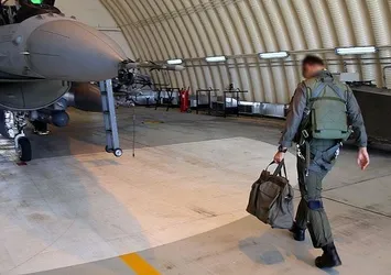 Pilotlara FETÖ operasyonu