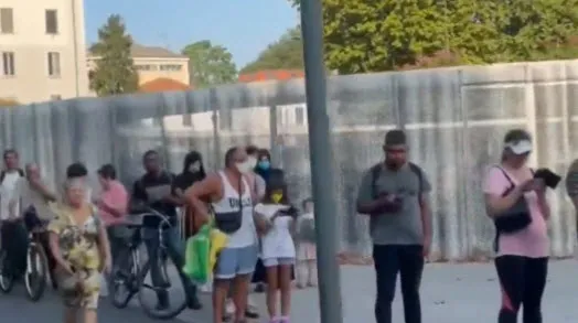 İtalya’da vatandaş ekmek ve süt kuyruğunda! Avrupa’da gıda krizi