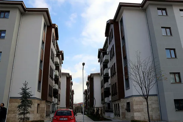 Elazığ'daki depremzedeler yeni yıla evlerinde girecek - 6