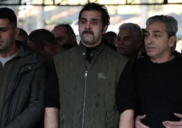 Popstar Bayhan'ın babası son yolculuğuna uğurlandı!