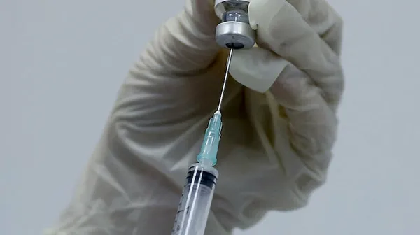 asi-olanlar-koronaviruse-yakalanacak-mi-koronavirus-asisi-olduktan-sonra-maske-takmak-sart-mi-1606430615107.jpg Aşı olanlar koronavirüse yakalanacak mı? Koronavirüs aşısı olduktan sonra maske takmak şart mı? - 4