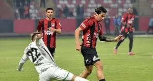 Vanspor evinde Sakaryaspor’u 3 golle geçti